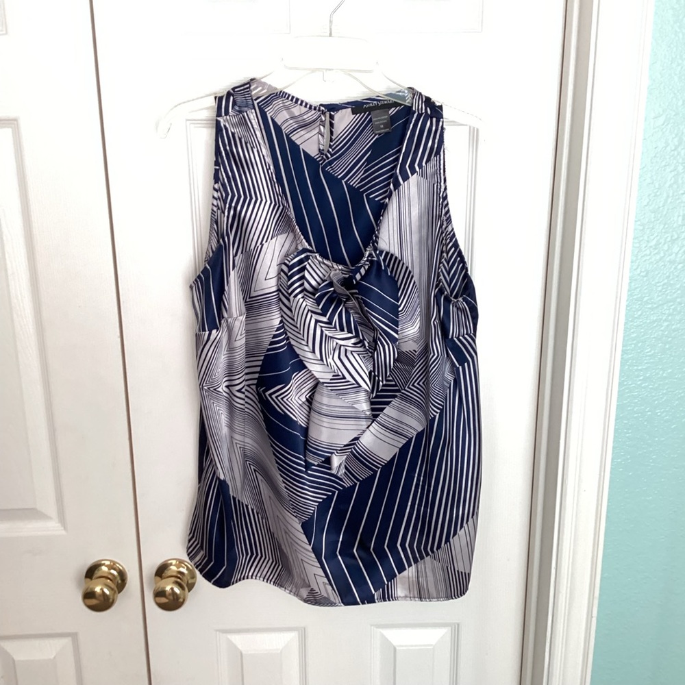 Pretty navy,silvery white sleeveless top